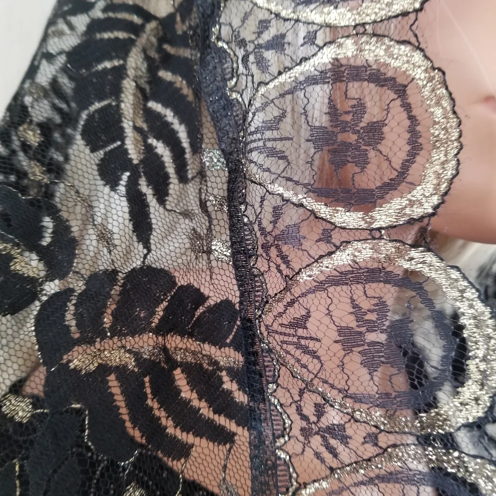 Black and Gold‎ Lace Palm Leaf Mantilla Chapel Veil Catholic Mass Holy Week